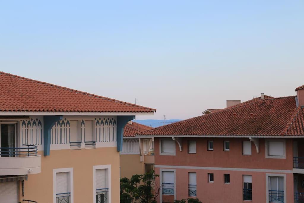 PORT-FREJUS, appartement 2 pièces, terrasse, climatisation Extérieur photo