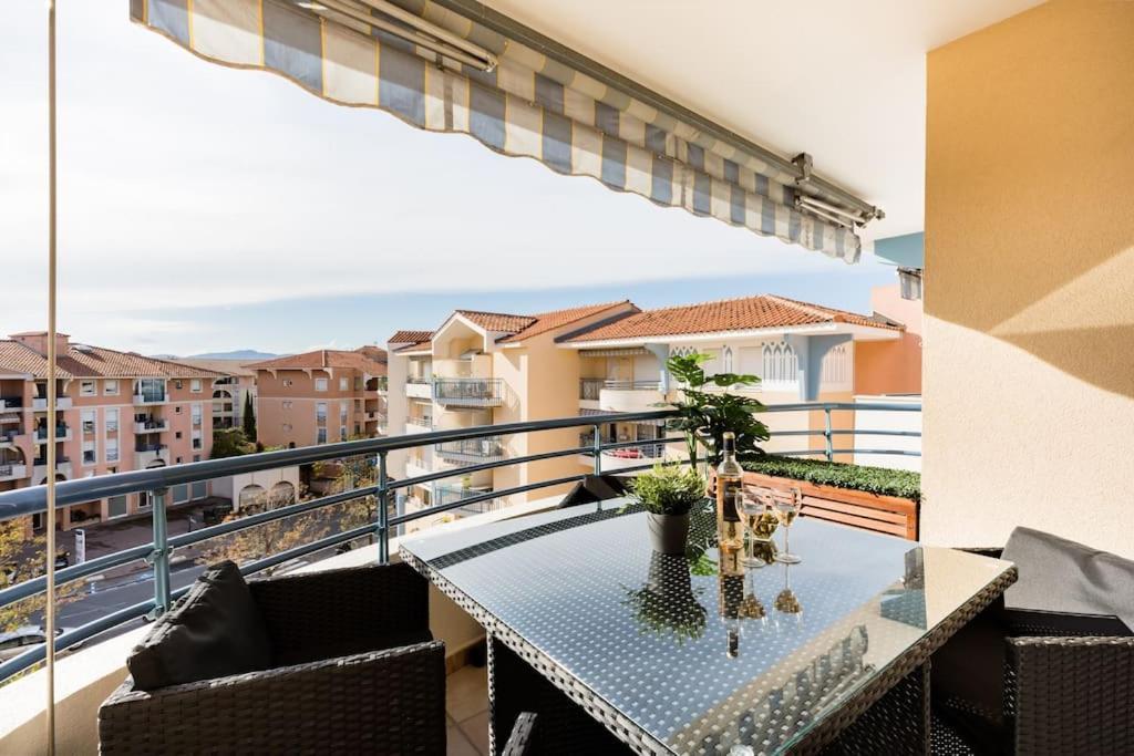PORT-FREJUS, appartement 2 pièces, terrasse, climatisation Extérieur photo